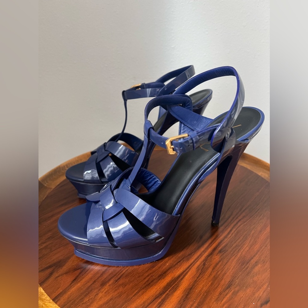 Yves Saint Laurent Tribute Platform Sandals size 41 (11 US)